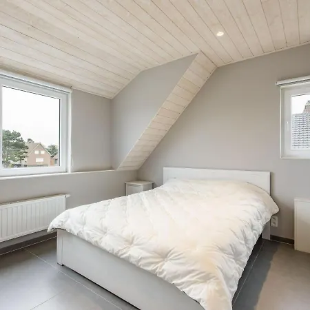 Koetje Boe Located Near The Sea In Villa