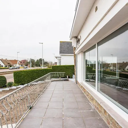 Koetje Boe Located Near The Sea In Koksijde